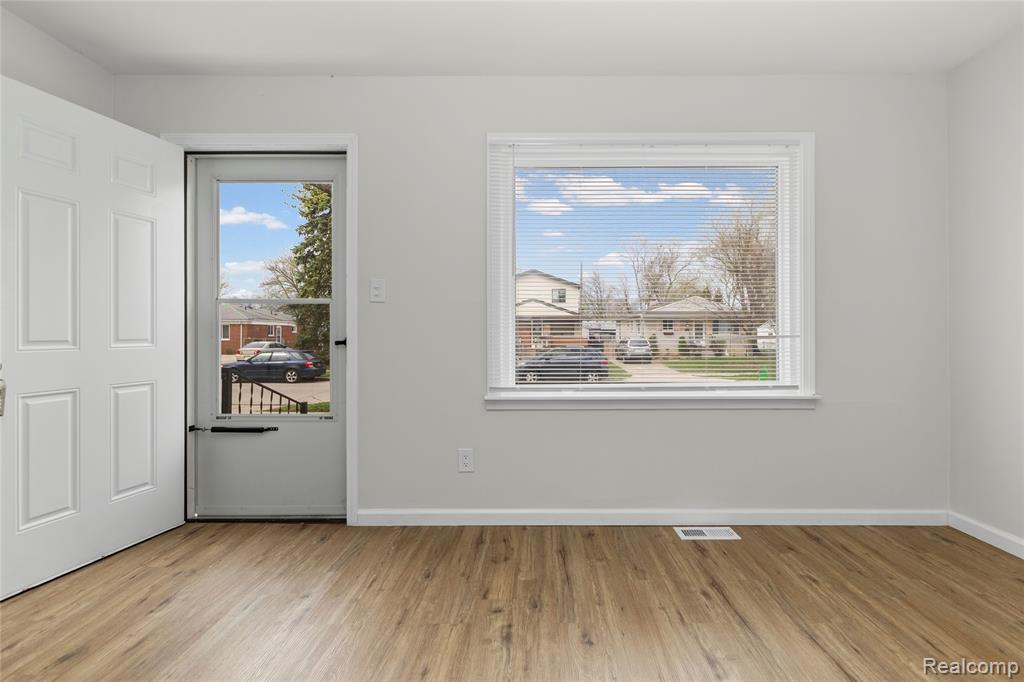 7426 Floral Street, Westland, MI — Photo 5