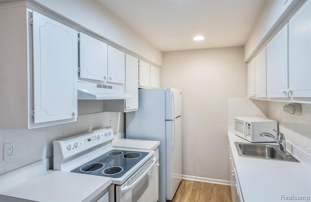575 E Lincoln Street, Birmingham, MI 48009 — Photo 11