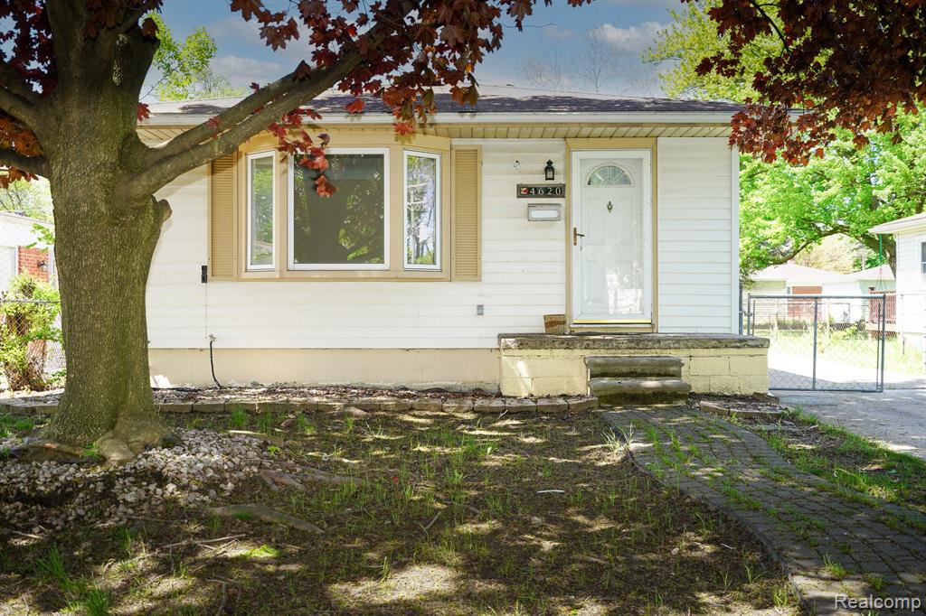 4620 DUDLEY Street, Dearborn Heights, MI 48125 — Photo 2