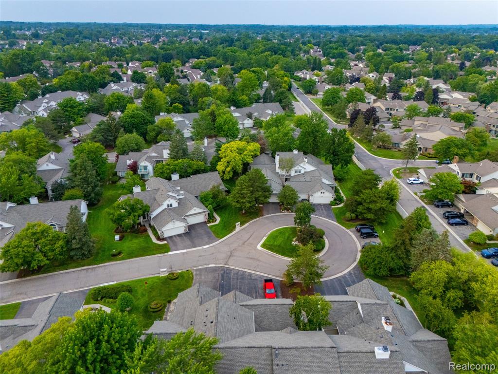 6012 Danbury Court, West Bloomfield, MI — Photo 58