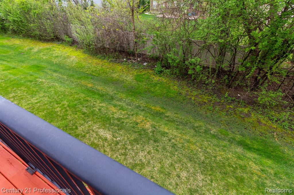 798 SANDALWOOD Drive, Troy, MI 48085 — Photo 38