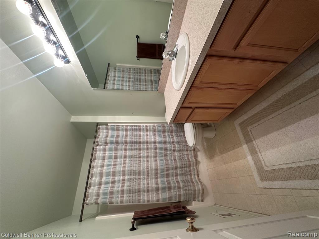 60 Old Carriage Lane, Lapeer, MI 48446 — Photo 8
