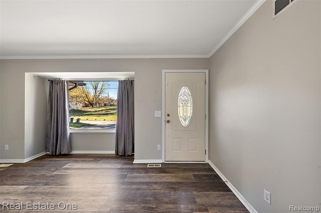 9600 Yale Avenue, Clarkston, MI 48348 — Photo 17