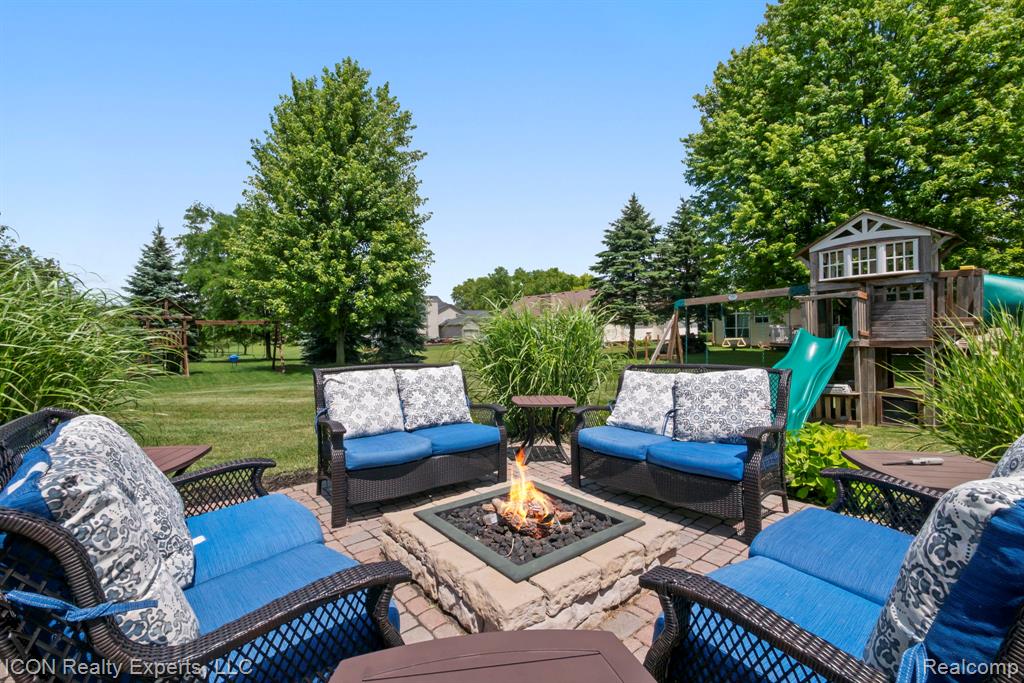 884 Grandview Drive, Commerce Twp, MI 48390 — Photo 43