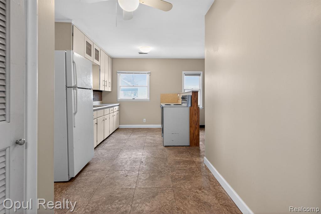522 E Cavanaugh Road, Lansing, MI 48910 — Photo 5