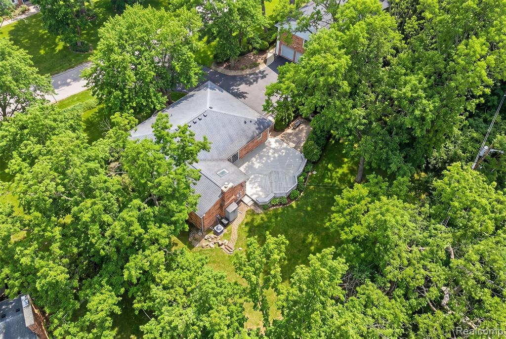 5067 Van Ness Drive, Bloomfield Hills, MI 48302 — Photo 36