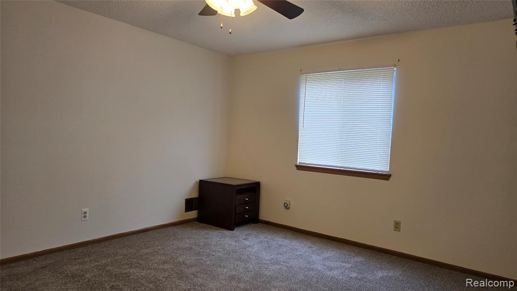 803 E Meyers Avenue, Hazel Park, MI 48030 — Photo 17
