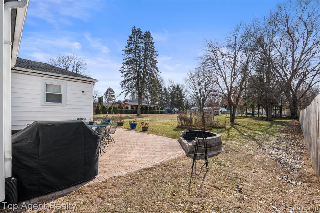 8608 Grace st Street, Shelby Twp, MI 48317 — Photo 21