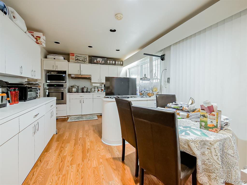 6775 Cedarbrook Drive, Bloomfield Hills, MI 48301 — Photo 8