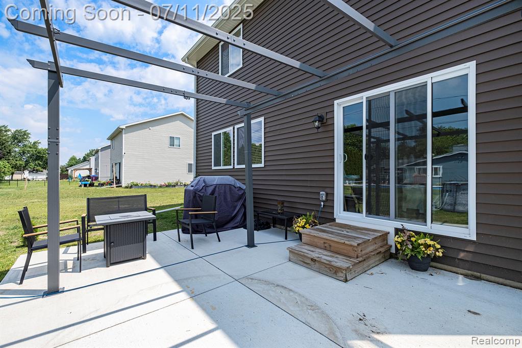 915 Village Drive, Davison, MI 48423 — Photo 25
