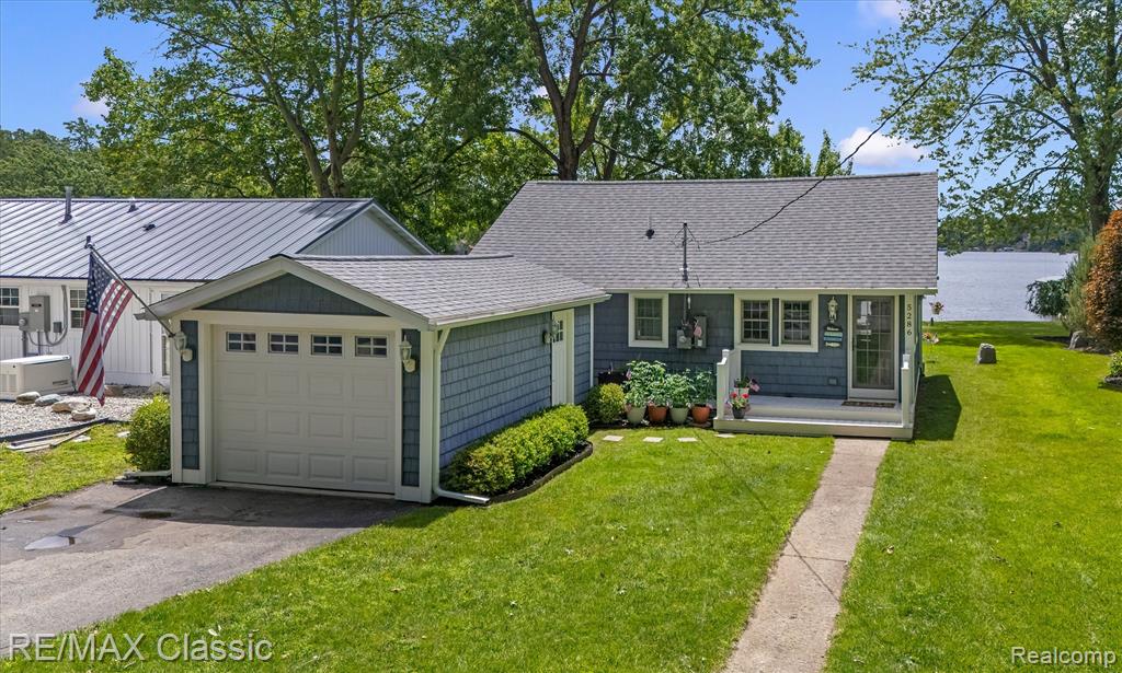 5286 Edgelake Drive, Pinckney, MI 48169 — Photo 32