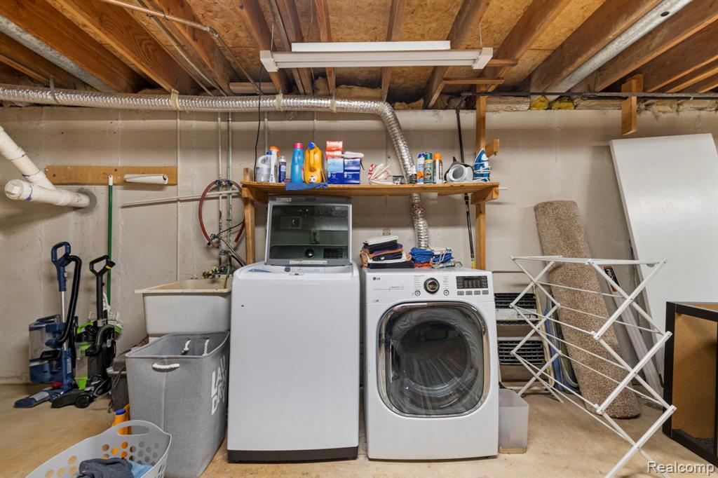 3160 Mandrake Street, Commerce Twp, MI 48382 — Photo 47