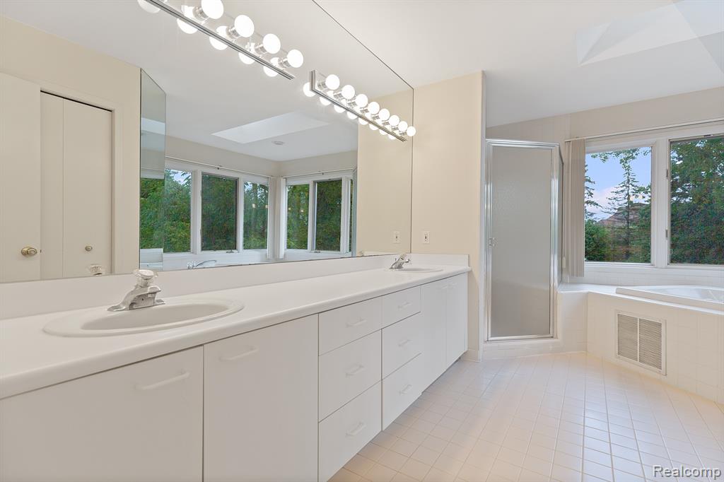 6786 TORYBROOKE Circle, West Bloomfield, MI 48323 — Photo 26