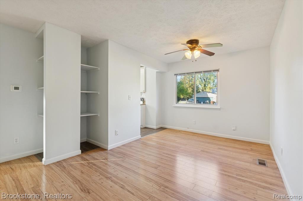 6004 Gibson Avenue, East Lansing, MI 48823 — Photo 9