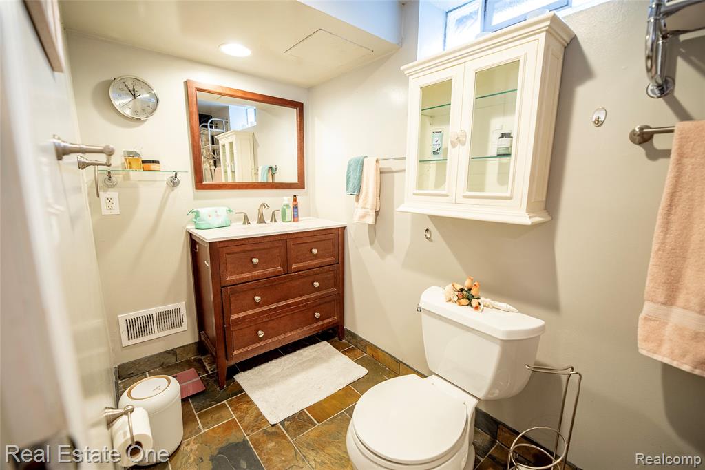 4605 Rosewold Avenue, Royal Oak, MI 48073 — Photo 30
