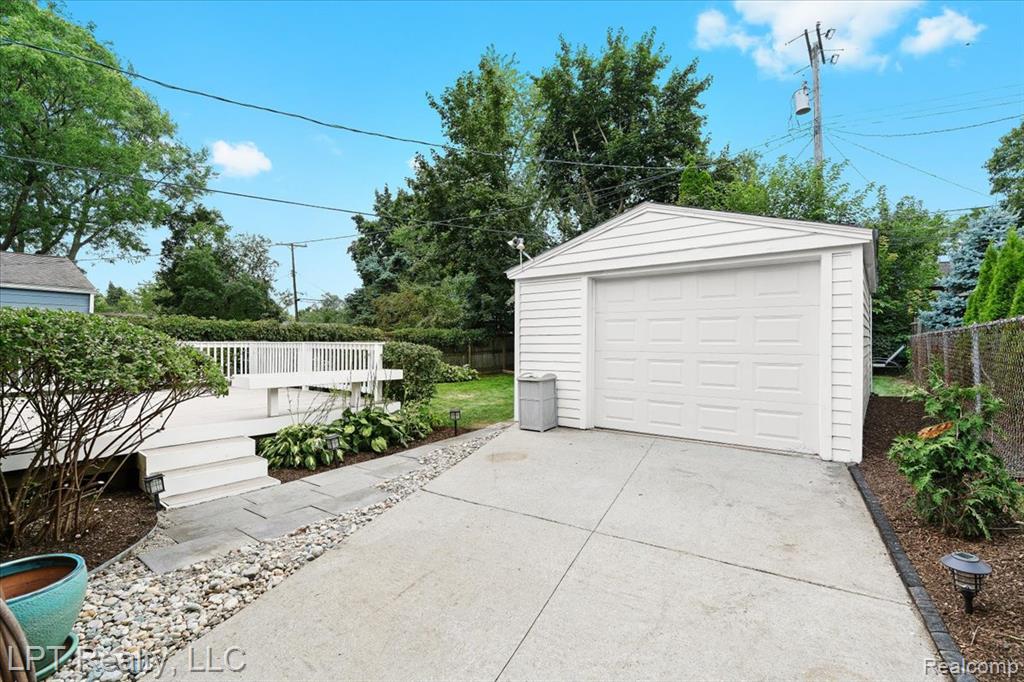 4357 Robinwood Avenue, Royal Oak, MI 48073 — Photo 37