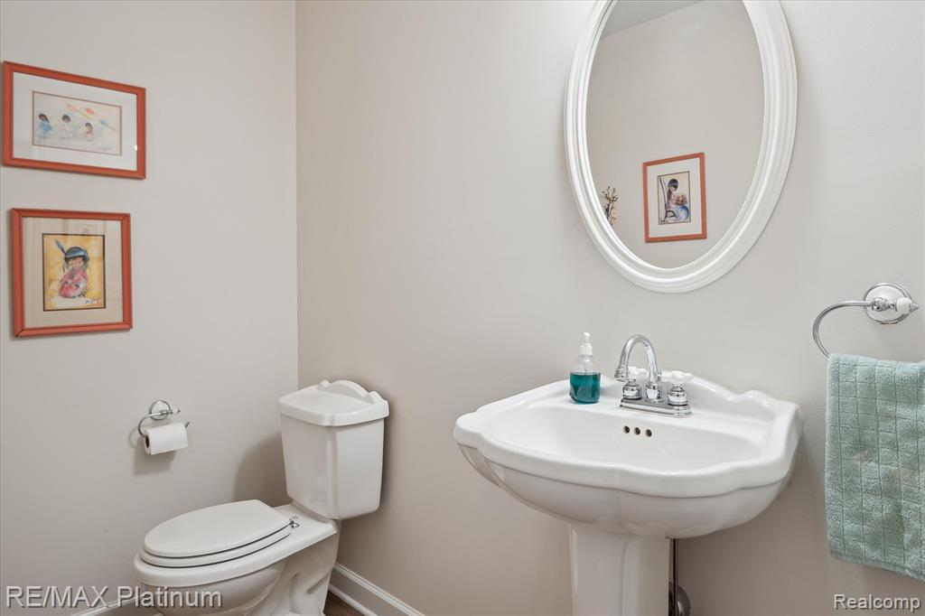 8257 Abalone Way, Pinckney, MI 48169 — Photo 32