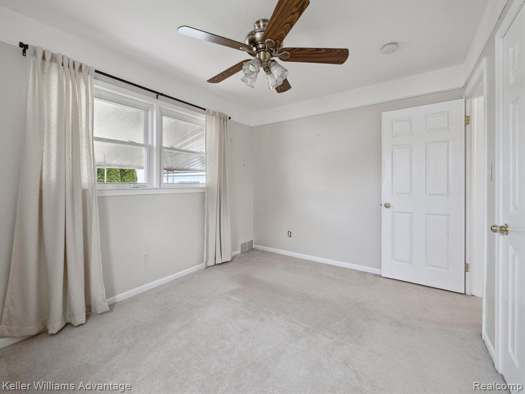 6634 HAWTHORNE Street, Garden City, MI — Photo 22