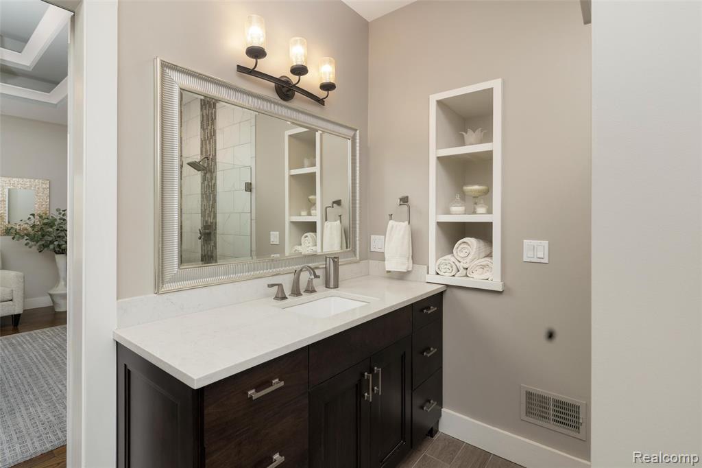 7252 Ardsley Lane, Clarkston, MI 48348 — Photo 39