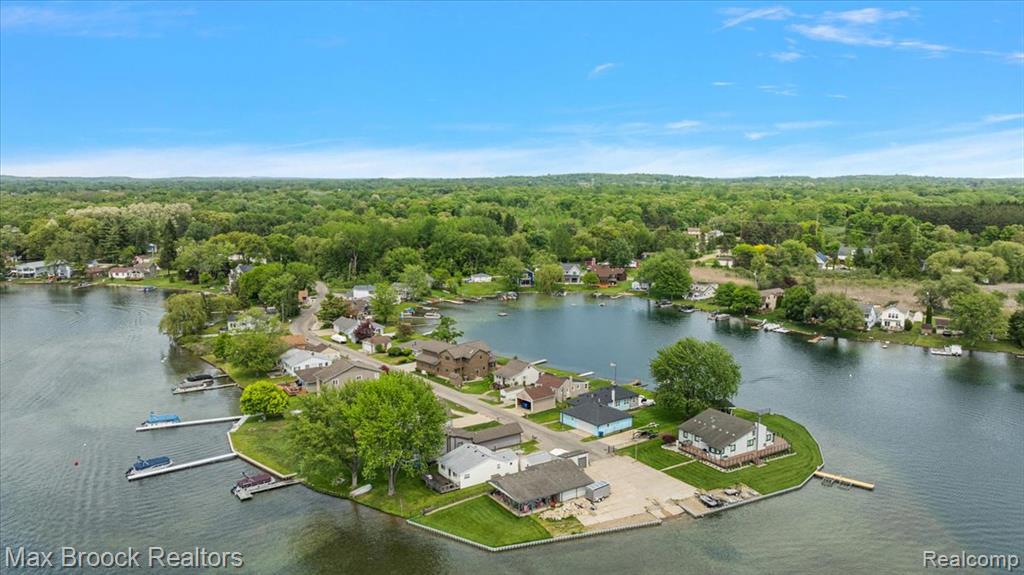 1323 Castlewood Drive, White Lake, MI — Photo 26