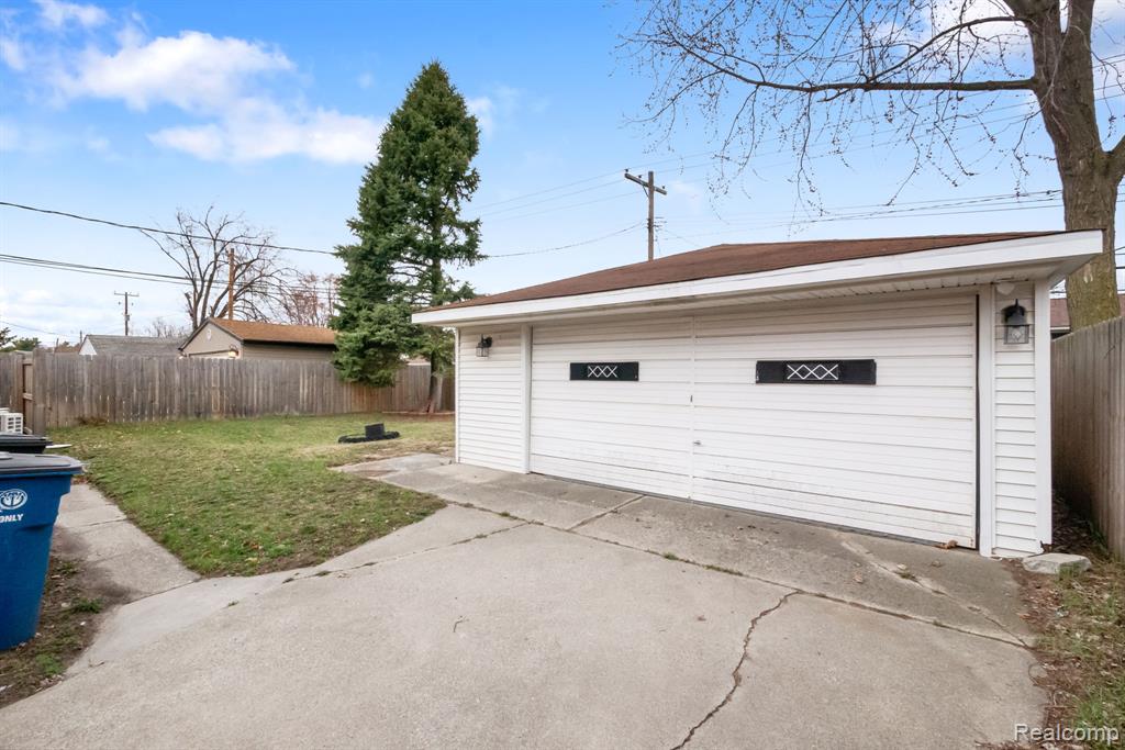 6842 Bison Street, Westland, MI — Photo 26