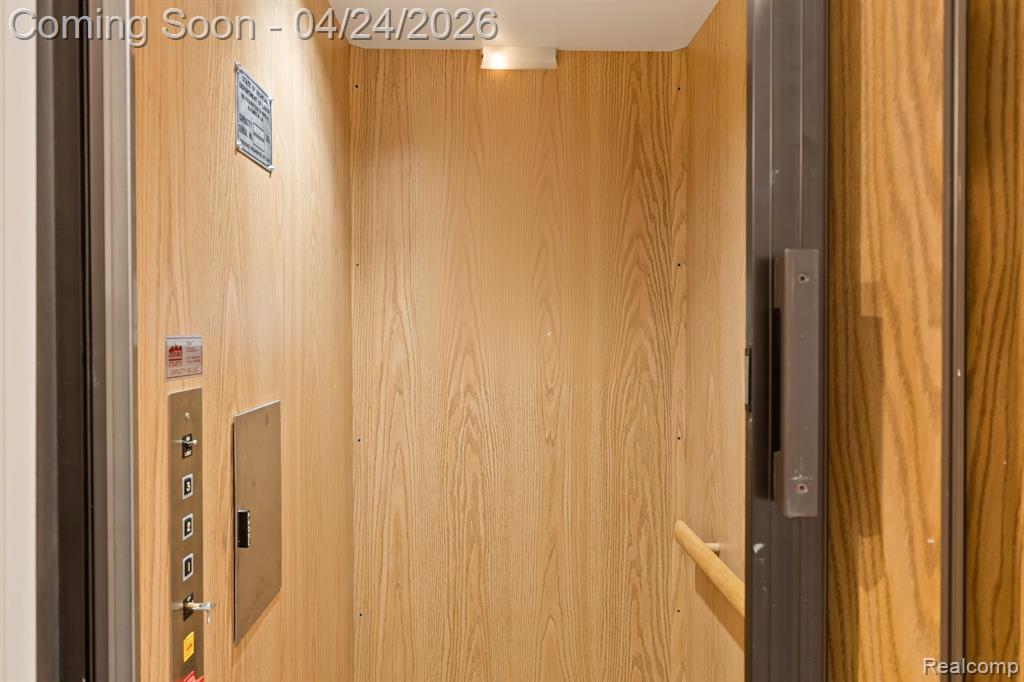 470 SOUTHFIELD Road, Birmingham, MI 48009 — Photo 35