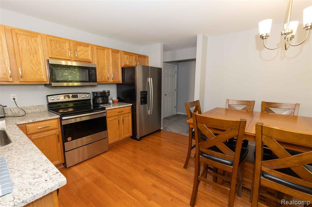 5058 Clintonville Pines Drive, Clarkston, MI — Photo 9