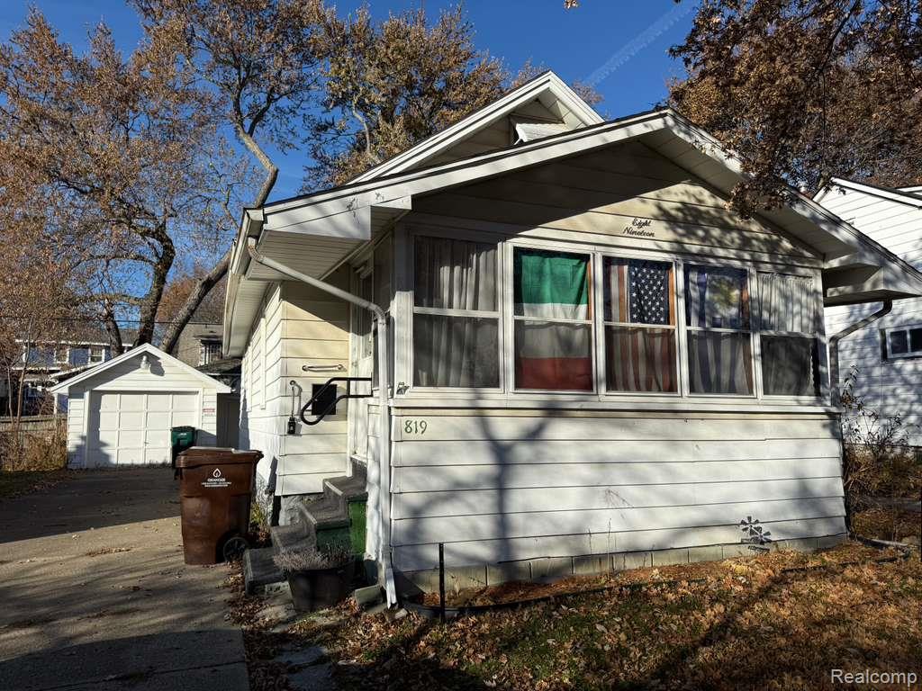 819 Cawood Street, Lansing, MI 48915 — front exterior