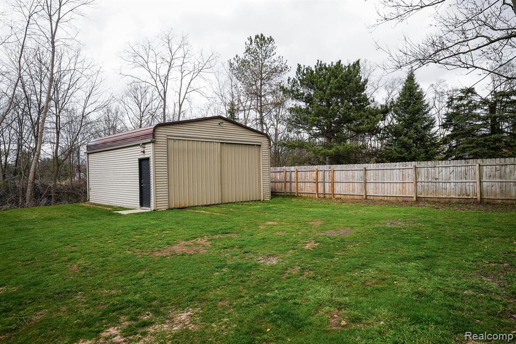 9801 E NEWBURG Road, Durand, MI 48429 — Photo 21