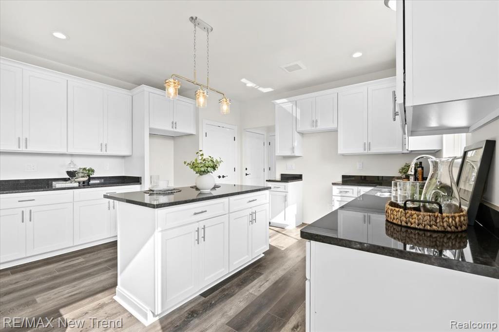2406 Madison Street, Wixom, MI 48393 — Photo 9