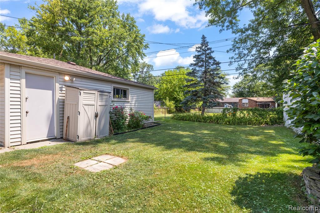 9015 Weddel Street, Taylor, MI 48180 — Photo 14