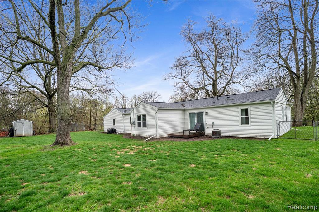 620 S Briarvale Drive, Auburn Hills, MI 48326 — Photo 25