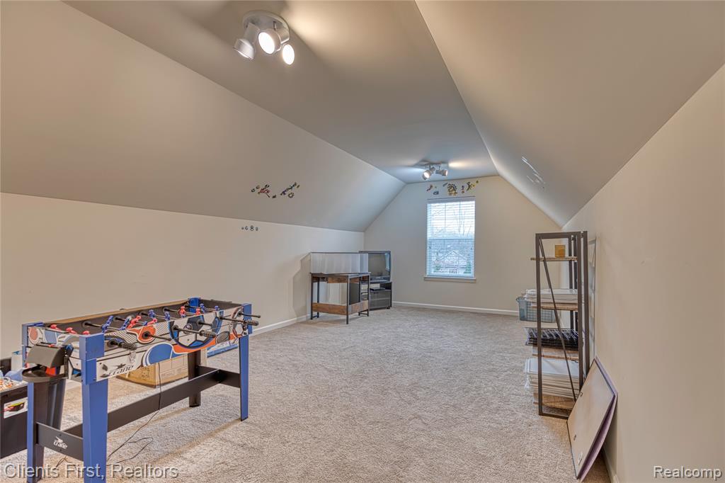1291 Courtney Court, Hartland, MI 48353 — Photo 45