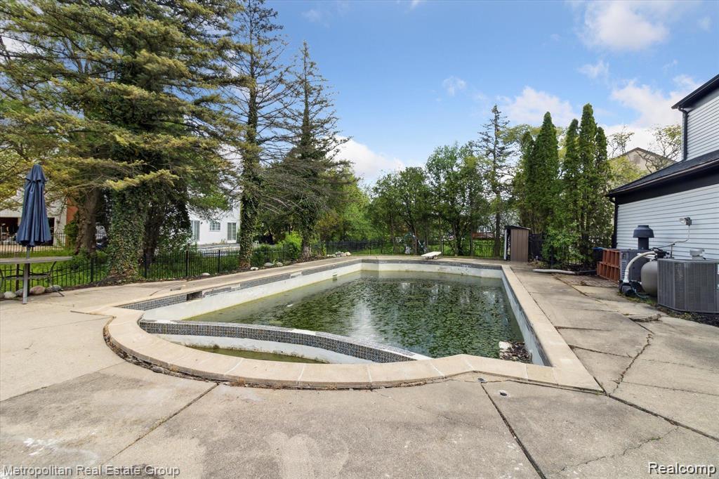 5242 Cedarhurst Drive, West Bloomfield, MI — Photo 23