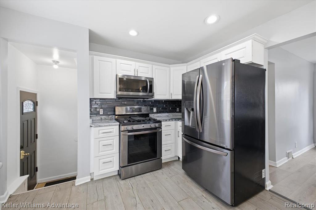 2145 Vernier Road, Grosse Pointe Woods, MI 48236 — Photo 14