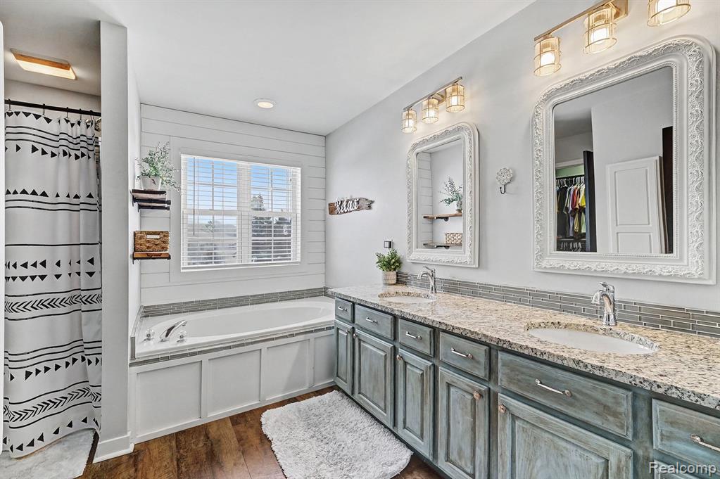 8375 Oxford Lane, Grand Blanc, MI 48439 — Photo 22