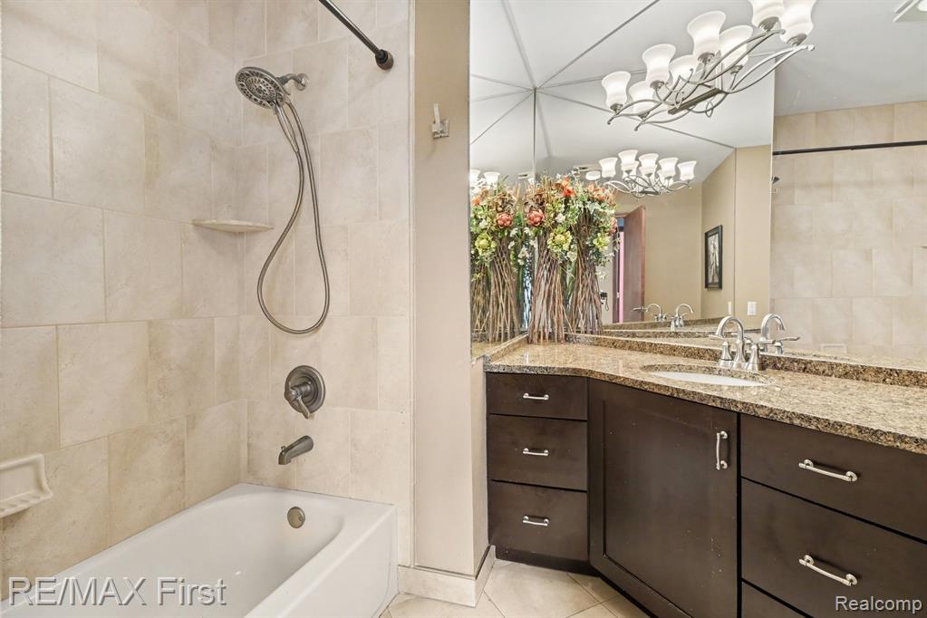 601 Brookwood Lane E, Rochester Hills, MI 48309 — Photo 27
