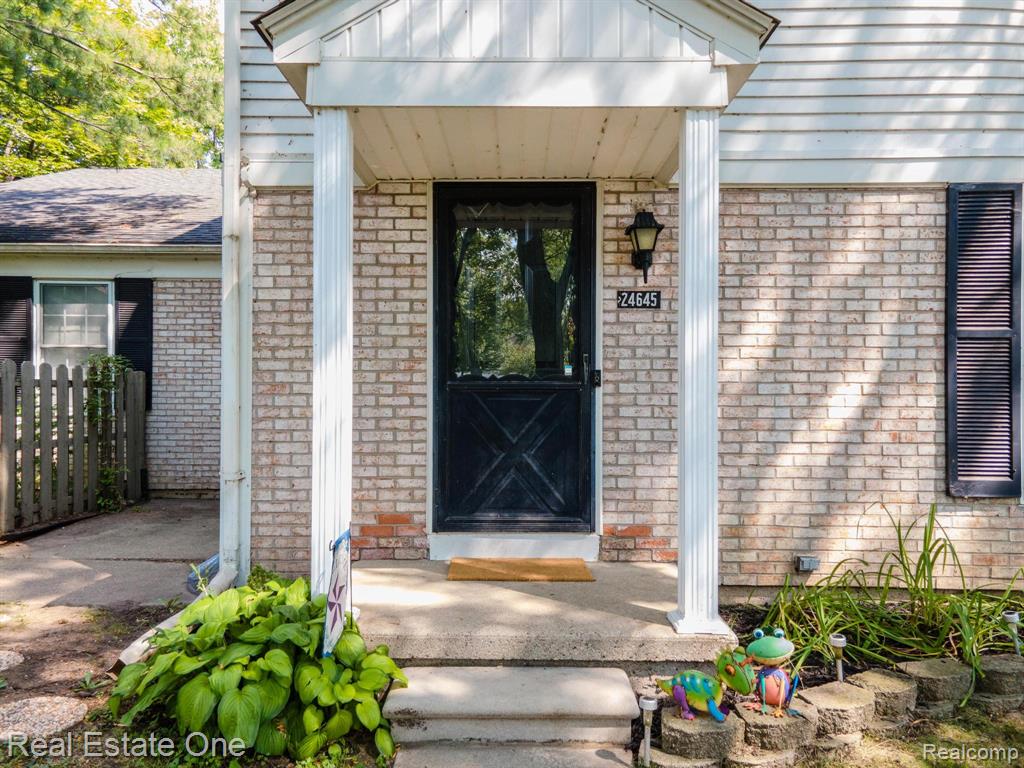 24645 Spring Lane, 18, Harrison Township, MI — Photo 2