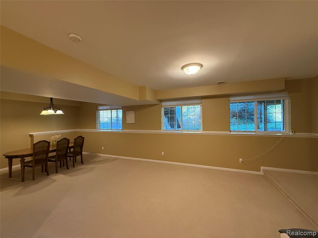 7172 Kings Way, Flushing, MI 48433 — Photo 32