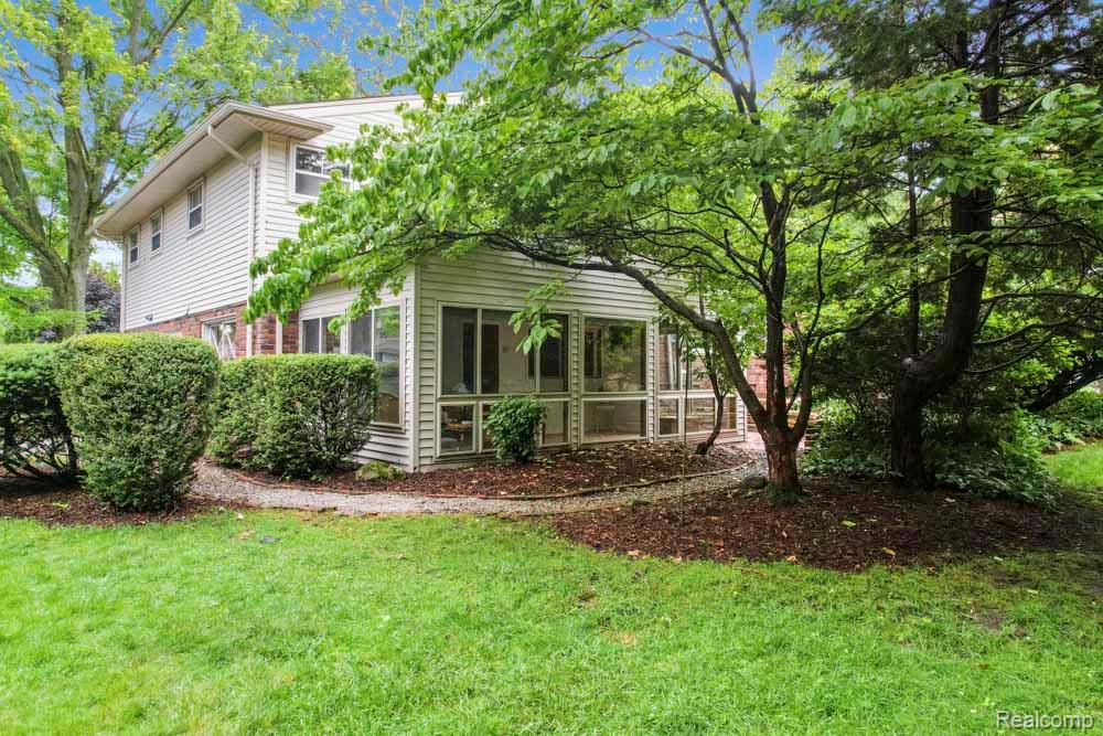 6672 Timber Ridge Drive, Bloomfield Hills, MI 48301 — Photo 35