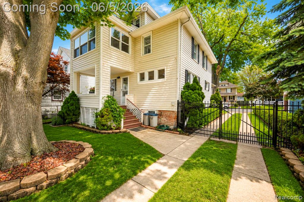 447 Maple Street, Wyandotte, MI 48192 — Photo 13