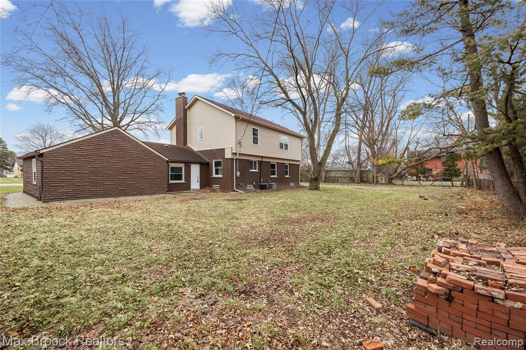 17348 Hilton Street, Southfield, MI, 48075