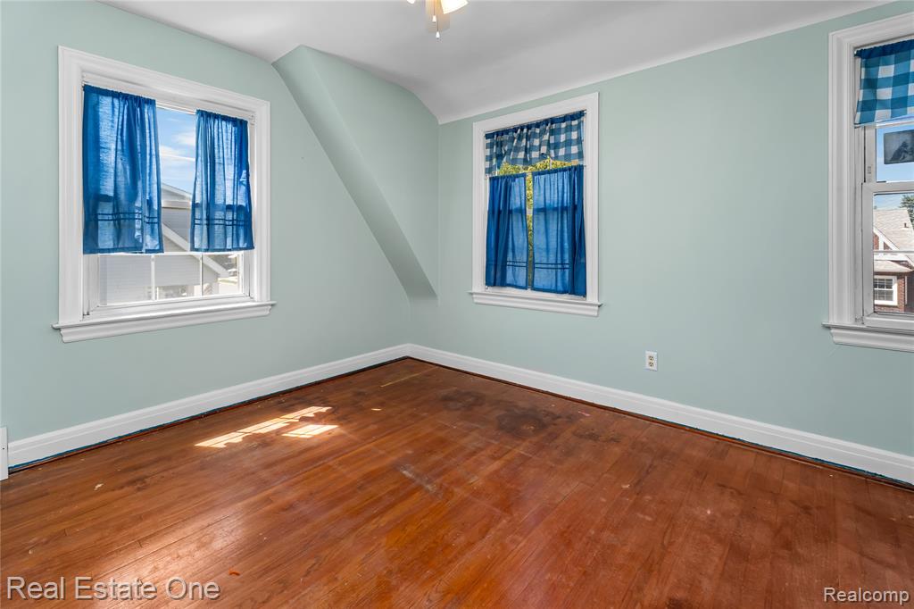 433 Kings Highway, Wyandotte, MI 48192 — Photo 16