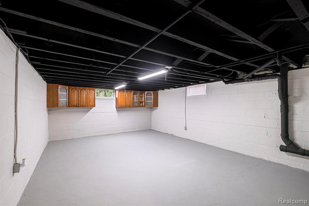 4434 Dublin Road, Burton, MI 48529 — Photo 19