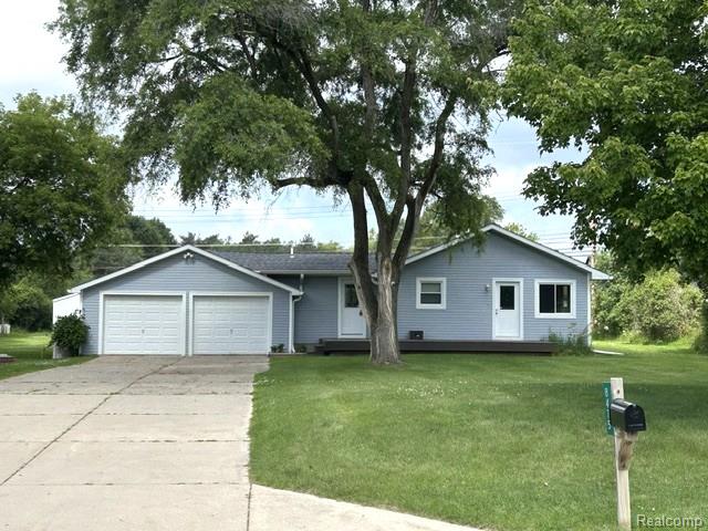 8475 Bridge Lake Road, Clarkston, MI 48348