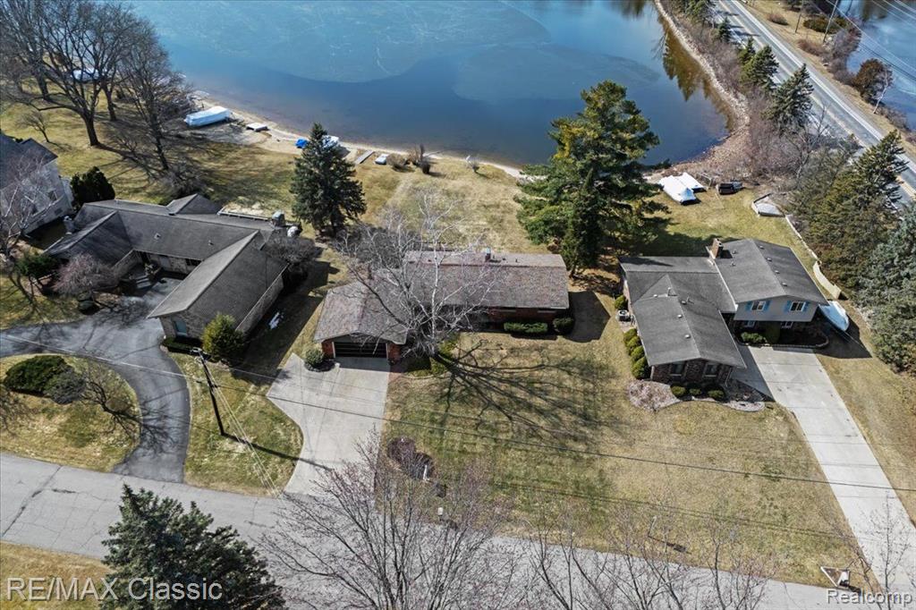 5197 SURFWOOD Drive, Commerce Twp, MI 48382 — Photo 5