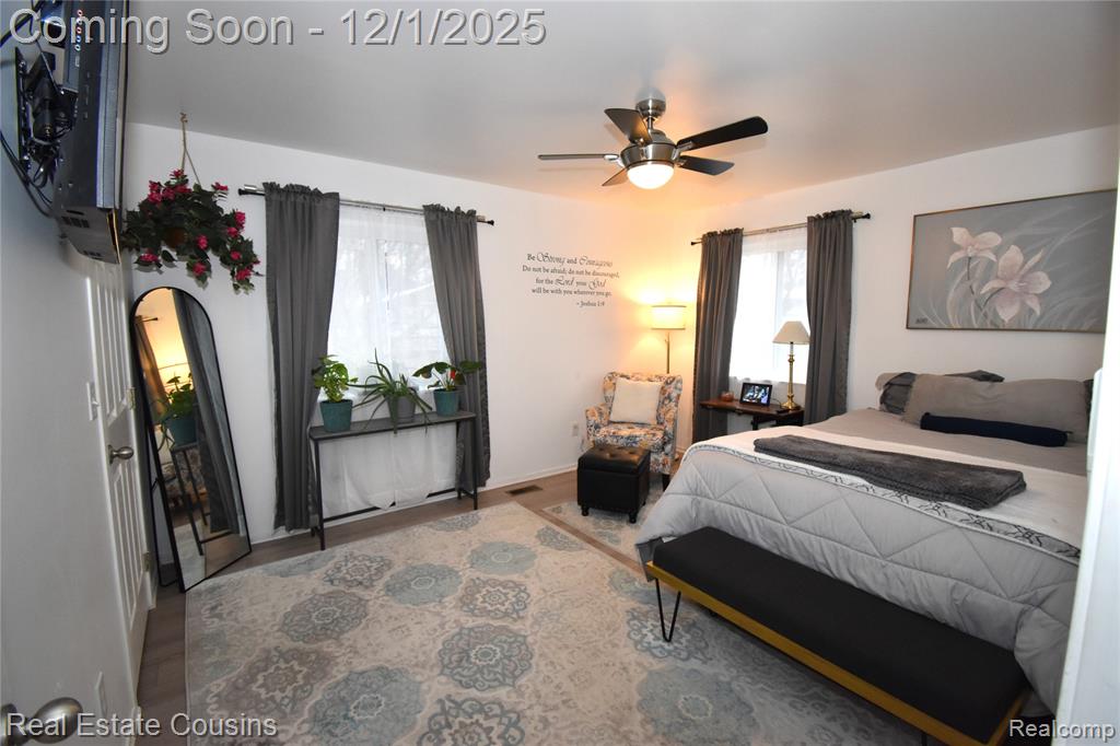 9562 Woodside Circle, Grand Blanc, MI 48439 — Photo 11