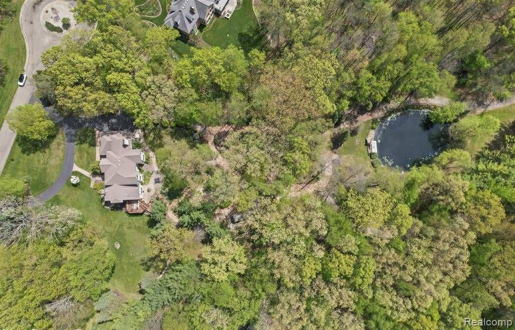 561 Valley Drive, Milford, MI 48381 — Photo 84