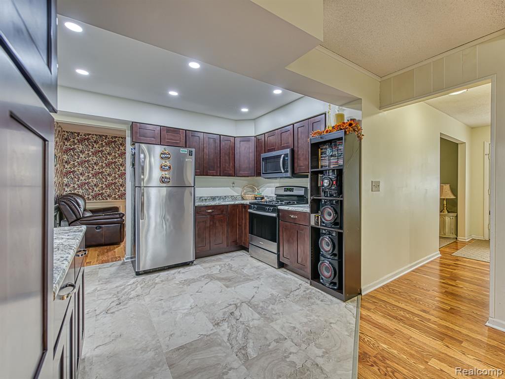 6655 Gove Court N, Tecumseh, MI 49286 — Photo 5
