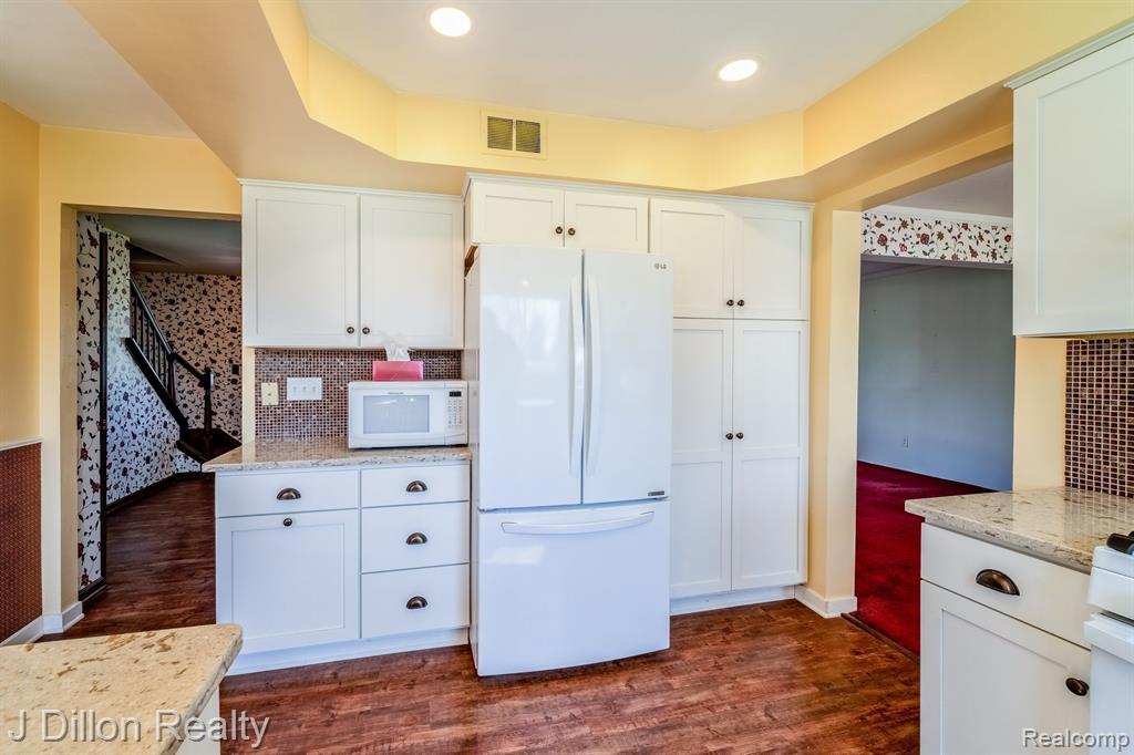 42807 SAXONY Road, Canton, MI 48187 — Photo 22